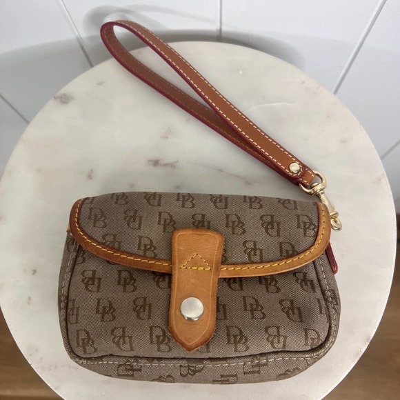 Dooney‎ & Bourke Tan Initialed Wristlet - Picture 2 of 6
